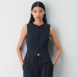 Aritzia Regal Vest - Crepette